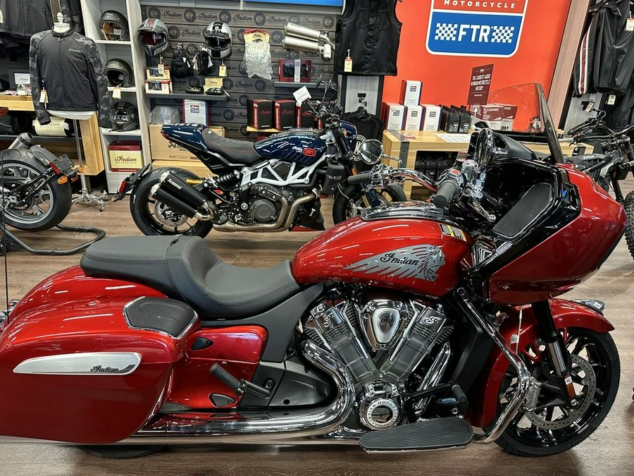 2024 Indian Motorcycle® Challenger® Limited with PowerBand Audio Package Sunset Red Metallic
