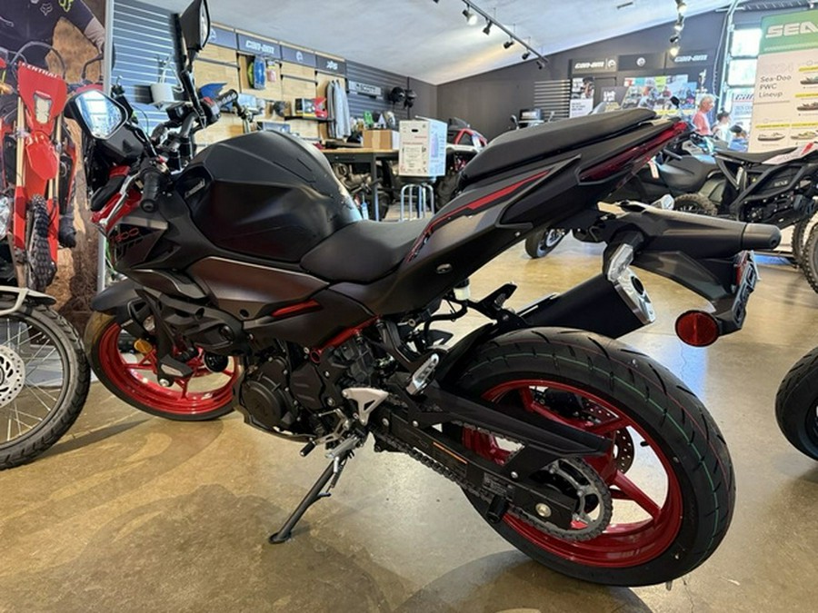 2025 Kawasaki Z500 SE ABS