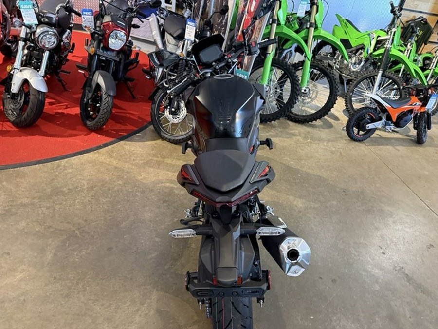 2025 Kawasaki Z500 SE ABS