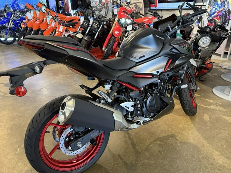 2025 Kawasaki Z500 SE ABS