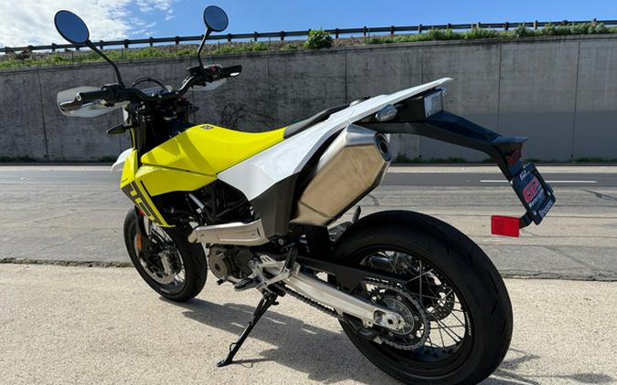 2026 Husqvarna Motorcycles Supermoto 701