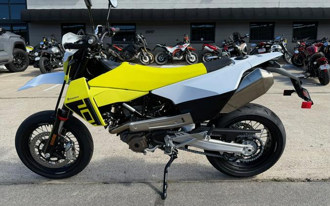 2026 Husqvarna Motorcycles Supermoto 701