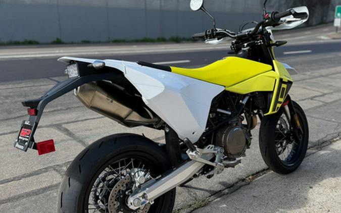 2026 Husqvarna Motorcycles Supermoto 701