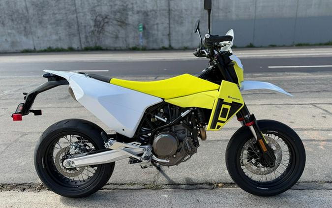 2026 Husqvarna Motorcycles Supermoto 701