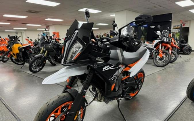 2024 KTM 890 SMT