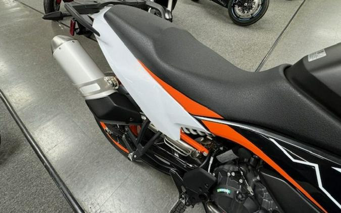 2024 KTM 890 SMT