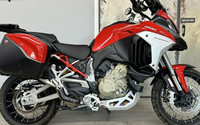 2022 Ducati Multistrada V4S Ducati Red / Spoked Wheels