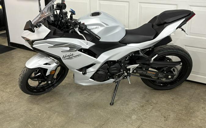 2025 Kawasaki Ninja 500 ABS