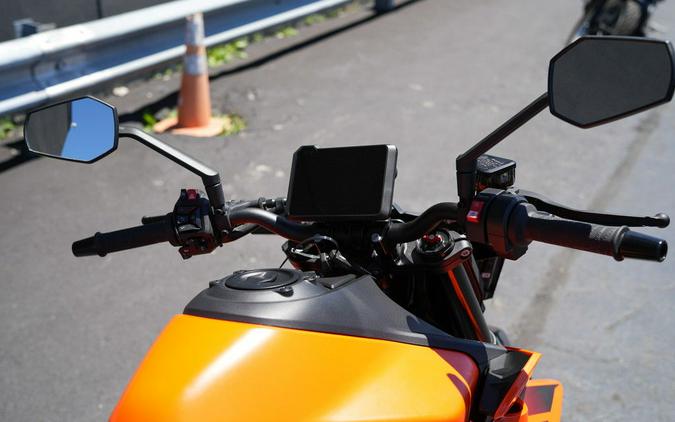 2024 KTM 990 Duke
