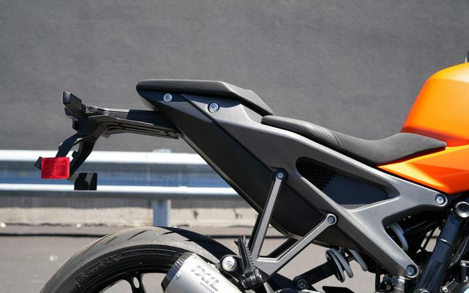 2024 KTM 990 Duke