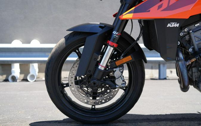 2024 KTM 990 Duke