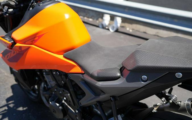 2024 KTM 990 Duke