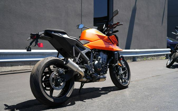 2024 KTM 990 Duke