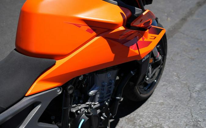 2024 KTM 990 Duke