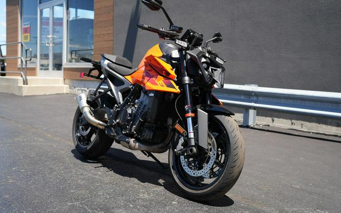 2024 KTM 990 Duke