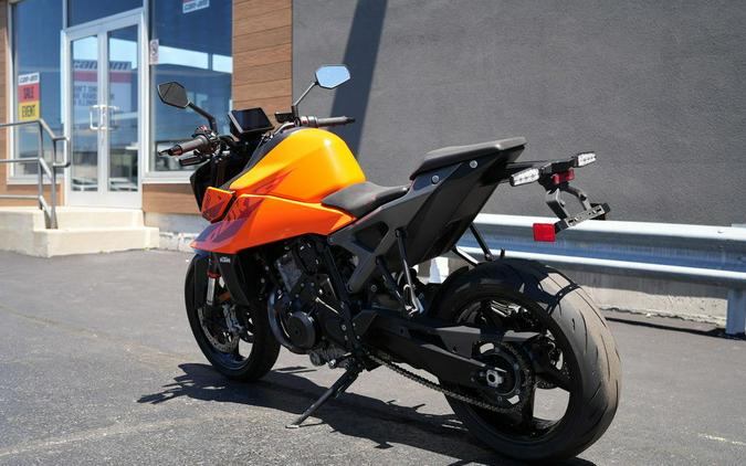 2024 KTM 990 Duke