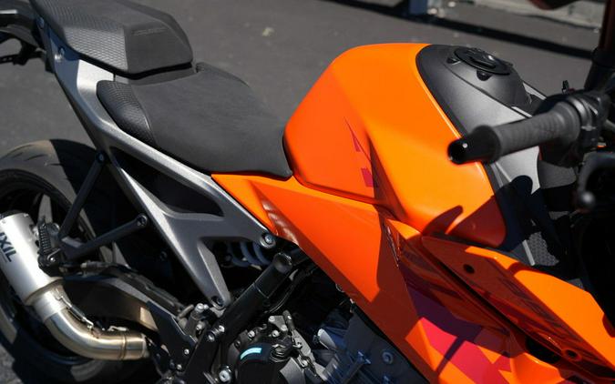 2024 KTM 990 Duke