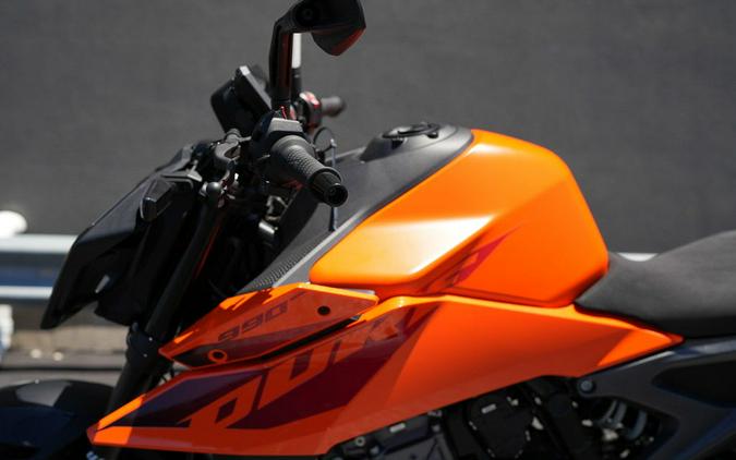 2024 KTM 990 Duke