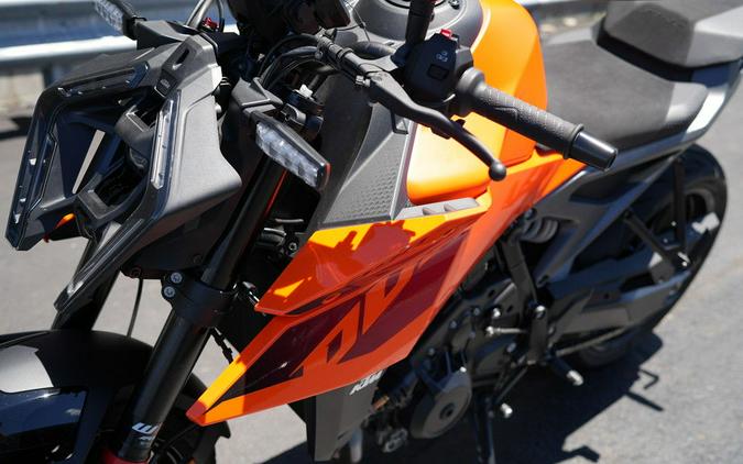 2024 KTM 990 Duke
