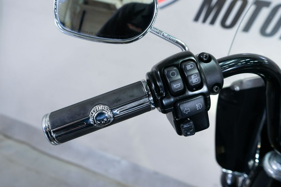 2019 Harley-Davidson Heritage Classic 107