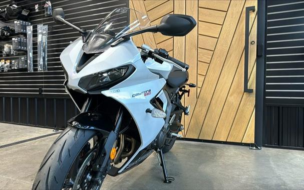 2025 Triumph Daytona 660 Snowdonia White/Sapphire Black 660 SNOWDONIA WHITE SAPPHIRE BLACK