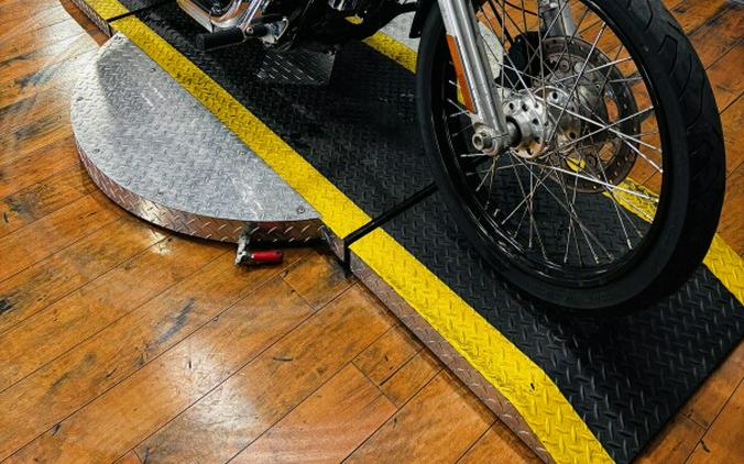 2012 Harley-Davidson® Wide Glide® BIG BLUE FLAME W/ PINSTRIPE