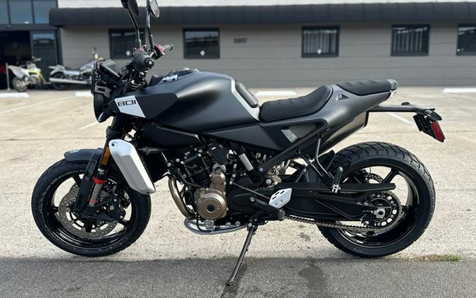 2025 Husqvarna Motorcycles SVARTPILEN 801