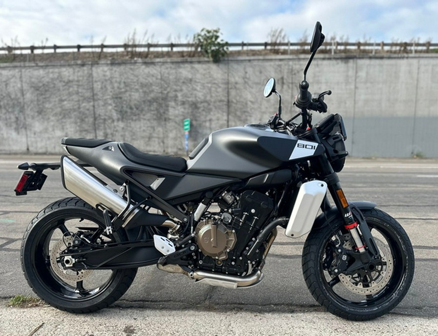 2025 Husqvarna Motorcycles SVARTPILEN 801