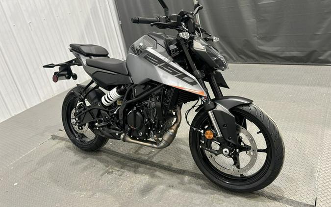 2026 KTM 250 Duke 250