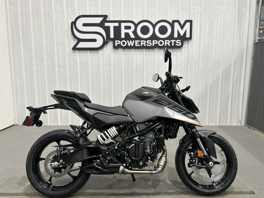 2026 KTM 250 Duke 250