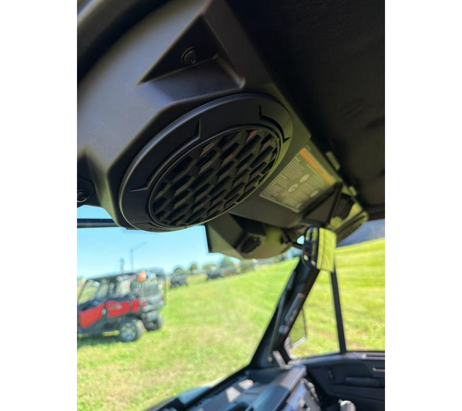 2027 Can-Am Defender XU Limited HD11