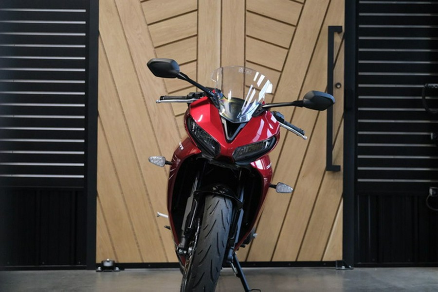 2025 Triumph Daytona 660 Carnival Red/Sapphire Black 660 CARNIVAL RED SAPPHIRE BLACK