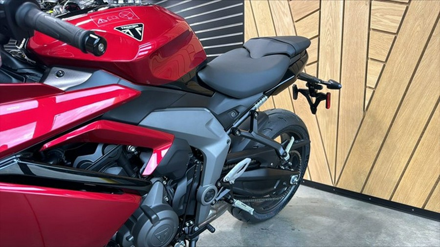 2025 Triumph Daytona 660 Carnival Red/Sapphire Black 660 CARNIVAL RED SAPPHIRE BLACK