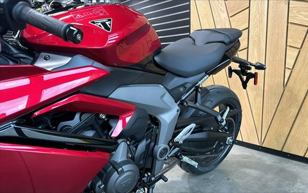 2025 Triumph Daytona 660 Carnival Red/Sapphire Black 660 CARNIVAL RED SAPPHIRE BLACK