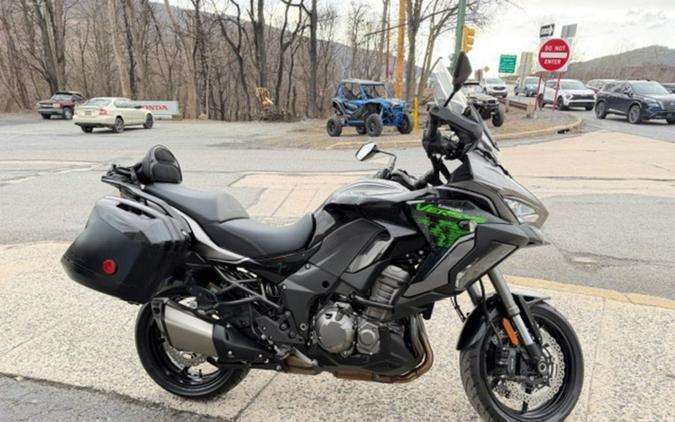 2022 Kawasaki Versys® 1000 SE LT+