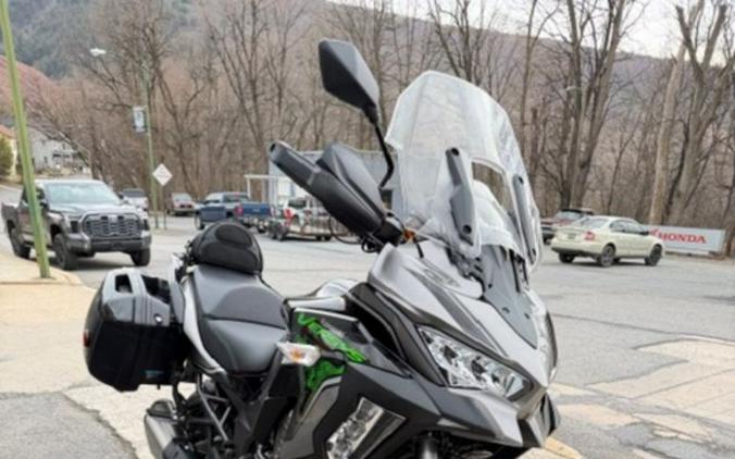 2022 Kawasaki Versys® 1000 SE LT+