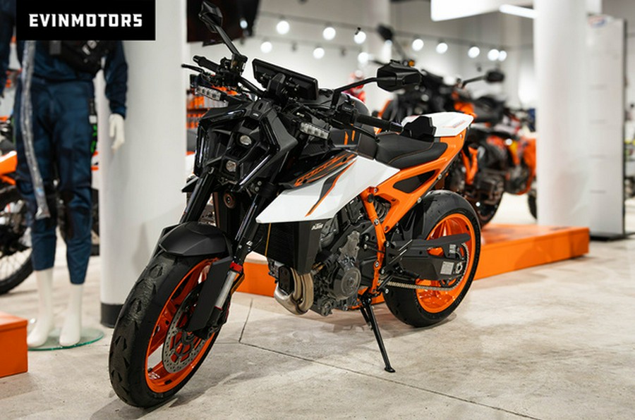 2026 KTM Duke 990 R