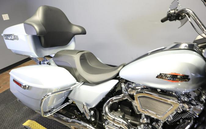 2025 Harley-Davidson Road Glide Atlas Silver Metallic