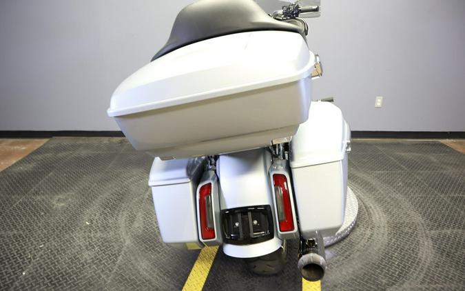 2025 Harley-Davidson Road Glide Atlas Silver Metallic