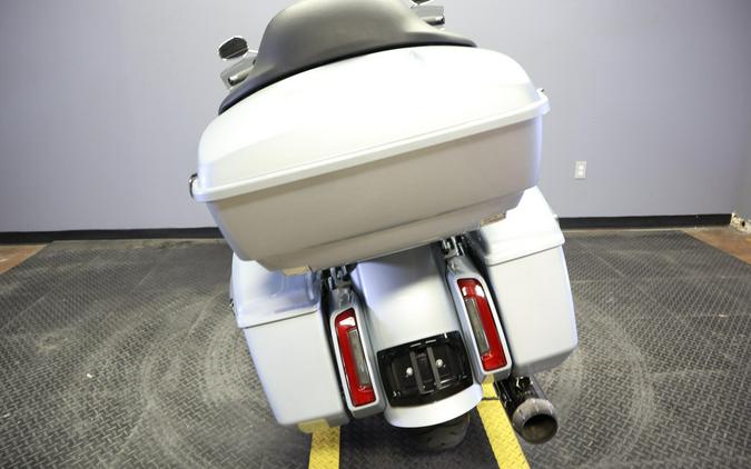 2025 Harley-Davidson Road Glide Atlas Silver Metallic