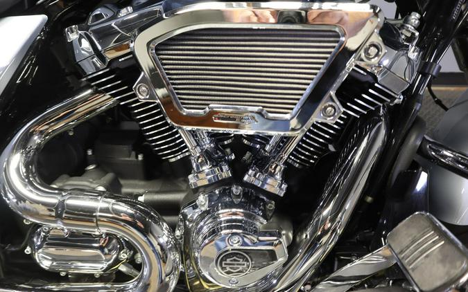 2025 Harley-Davidson Road Glide Atlas Silver Metallic