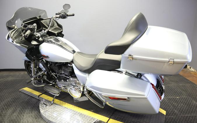 2025 Harley-Davidson Road Glide Atlas Silver Metallic