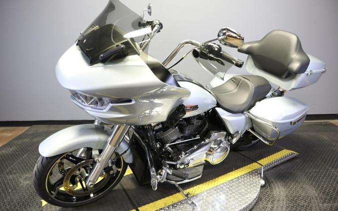 2025 Harley-Davidson Road Glide Atlas Silver Metallic