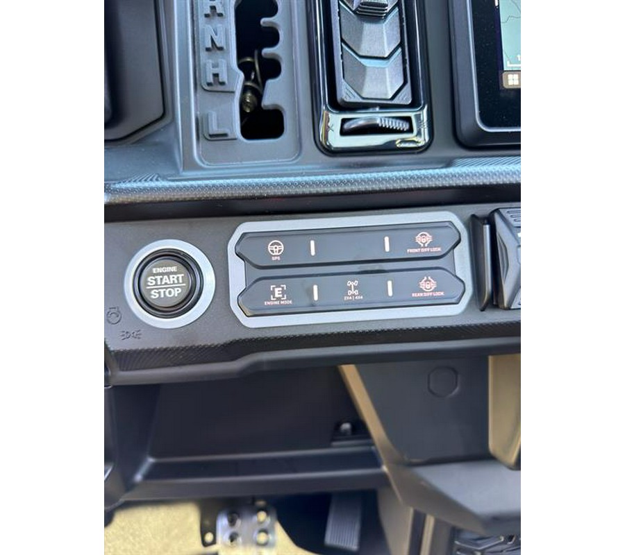 2027 Can-Am Defender XU Limited HD11