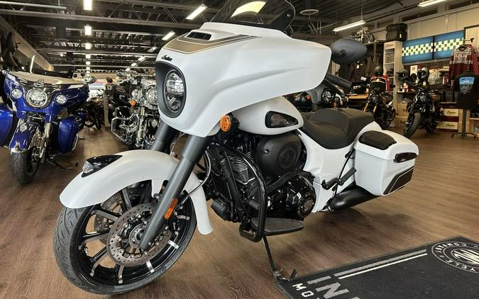 2024 Indian Motorcycle® Chieftain® Dark Horse® w/Powerband Audio Pkg Ghost White Metallic Smoke wit