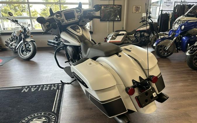 2024 Indian Motorcycle® Chieftain® Dark Horse® w/Powerband Audio Pkg Ghost White Metallic Smoke wit