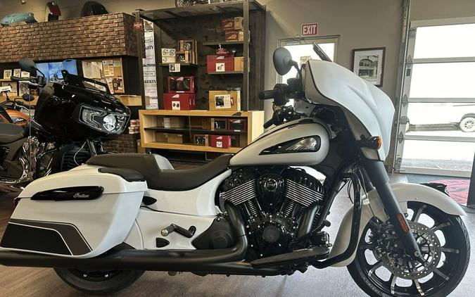 2024 Indian Motorcycle® Chieftain® Dark Horse® w/Powerband Audio Pkg Ghost White Metallic Smoke wit