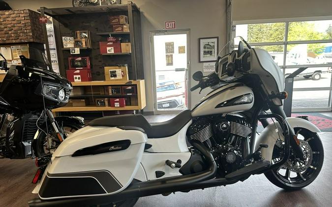 2024 Indian Motorcycle® Chieftain® Dark Horse® w/Powerband Audio Pkg Ghost White Metallic Smoke wit