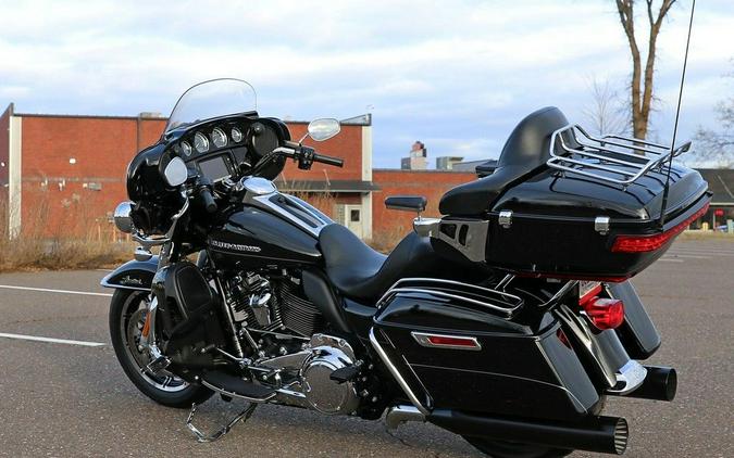 2017 Harley-Davidson® FLHTKL - Ultra Limited Low