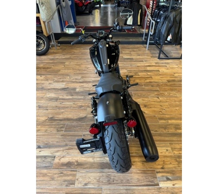 2025 Indian Scout Sixty Bobber Black Metallic